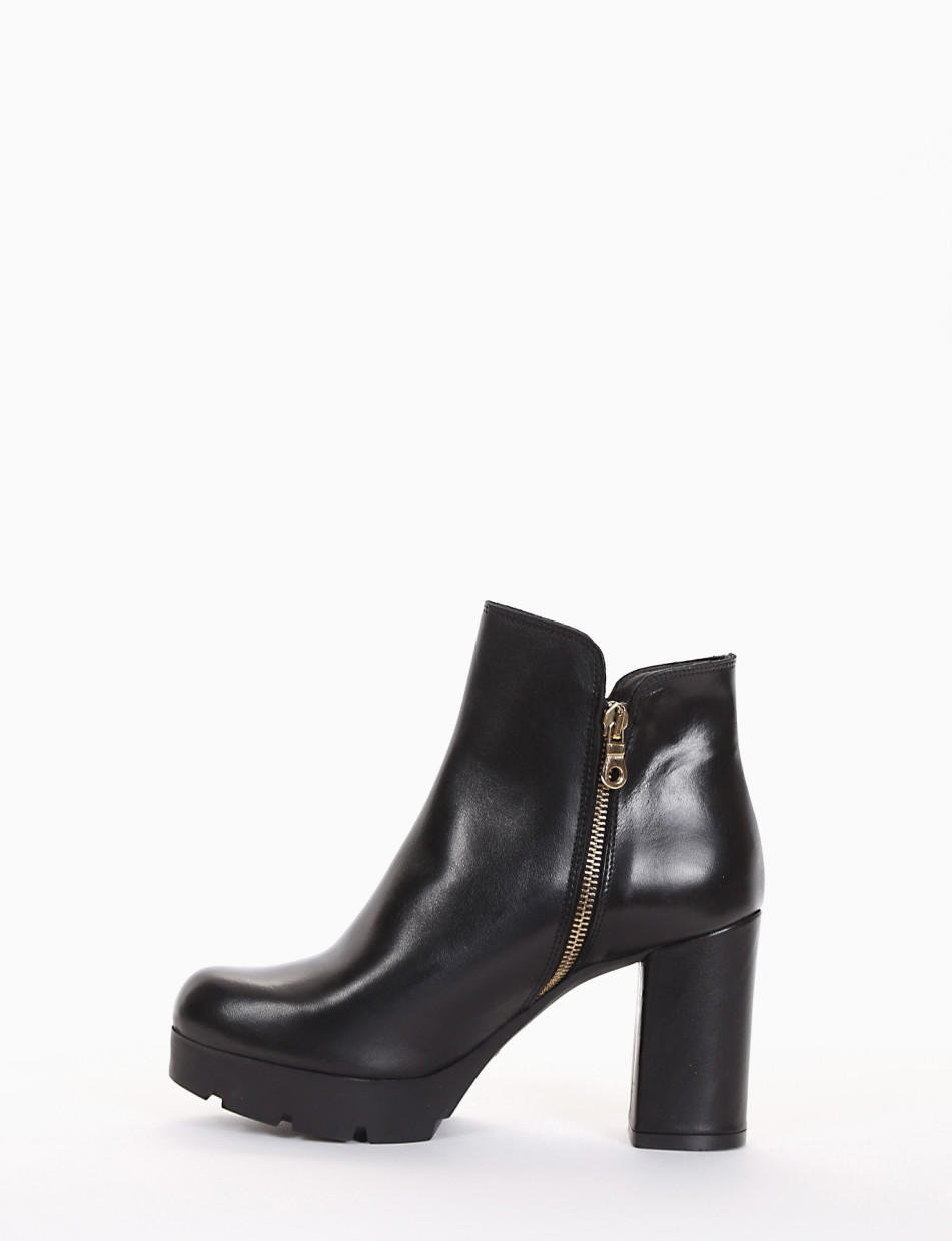 High heel ankle boots heel 8 cm black leather