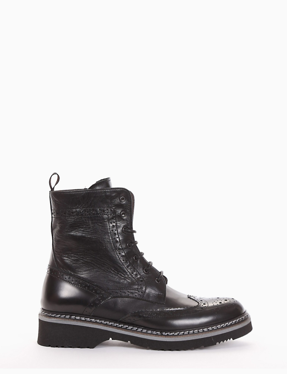 Combat boots heel 2 cm black leather