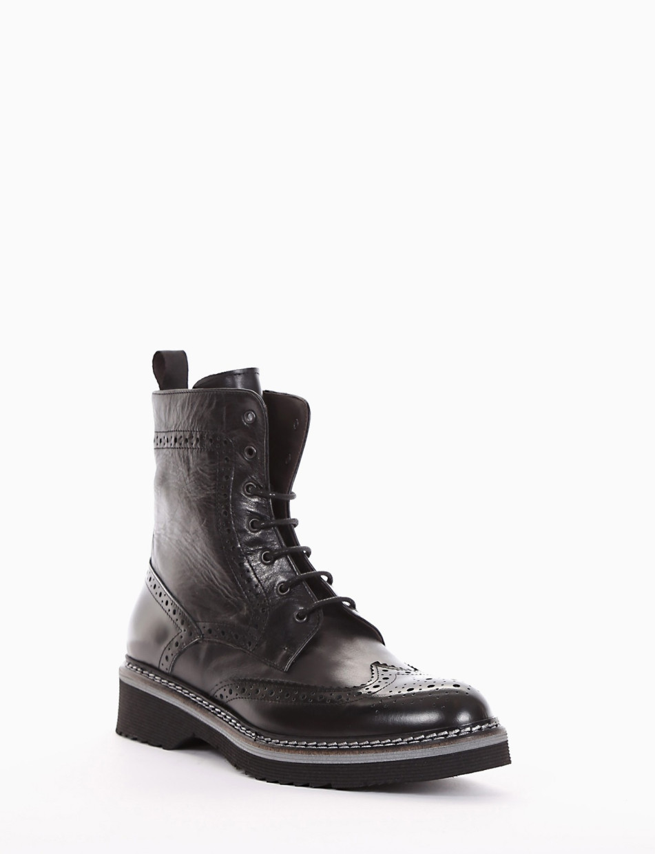 Combat boots heel 2 cm black leather