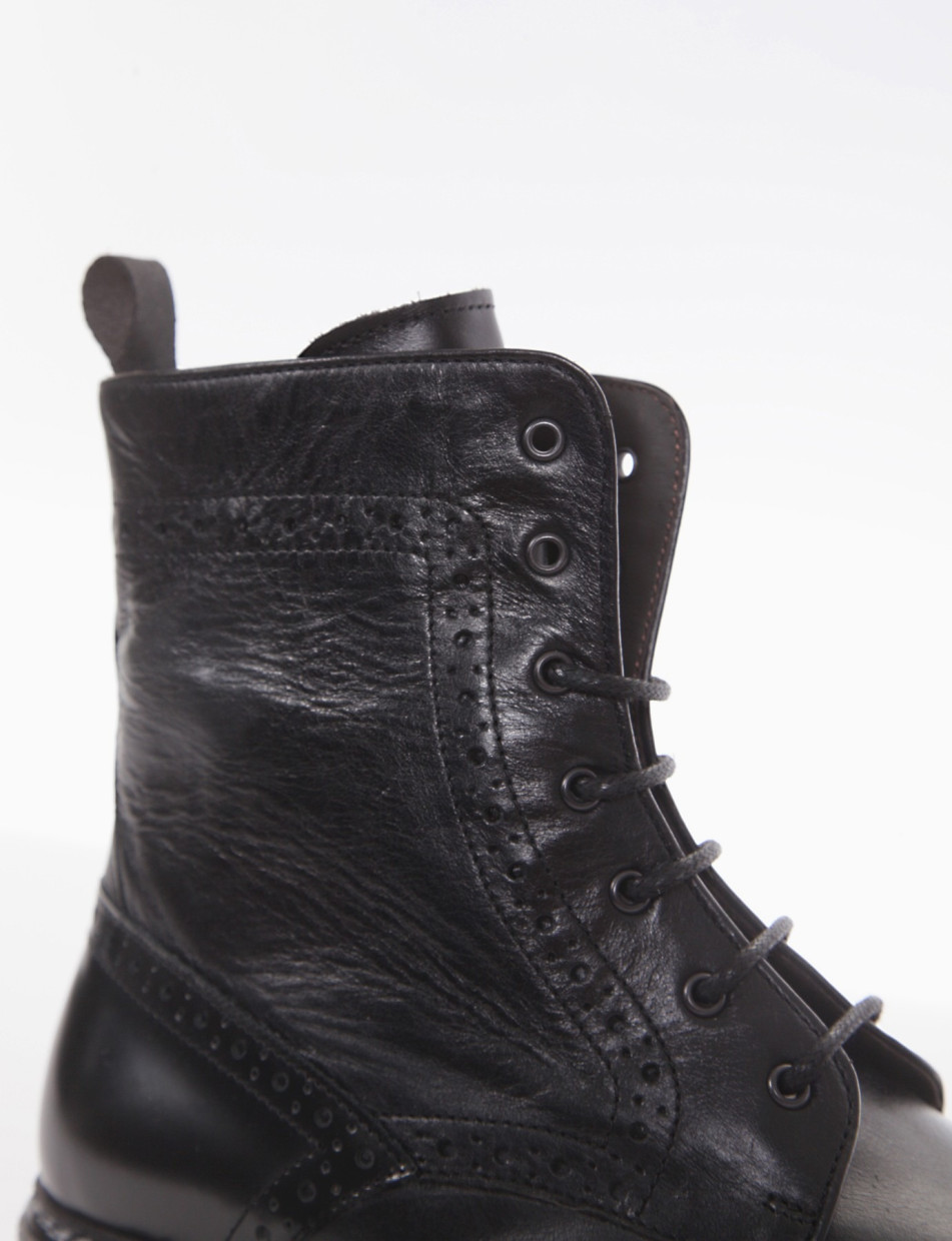 Combat boots heel 2 cm black leather