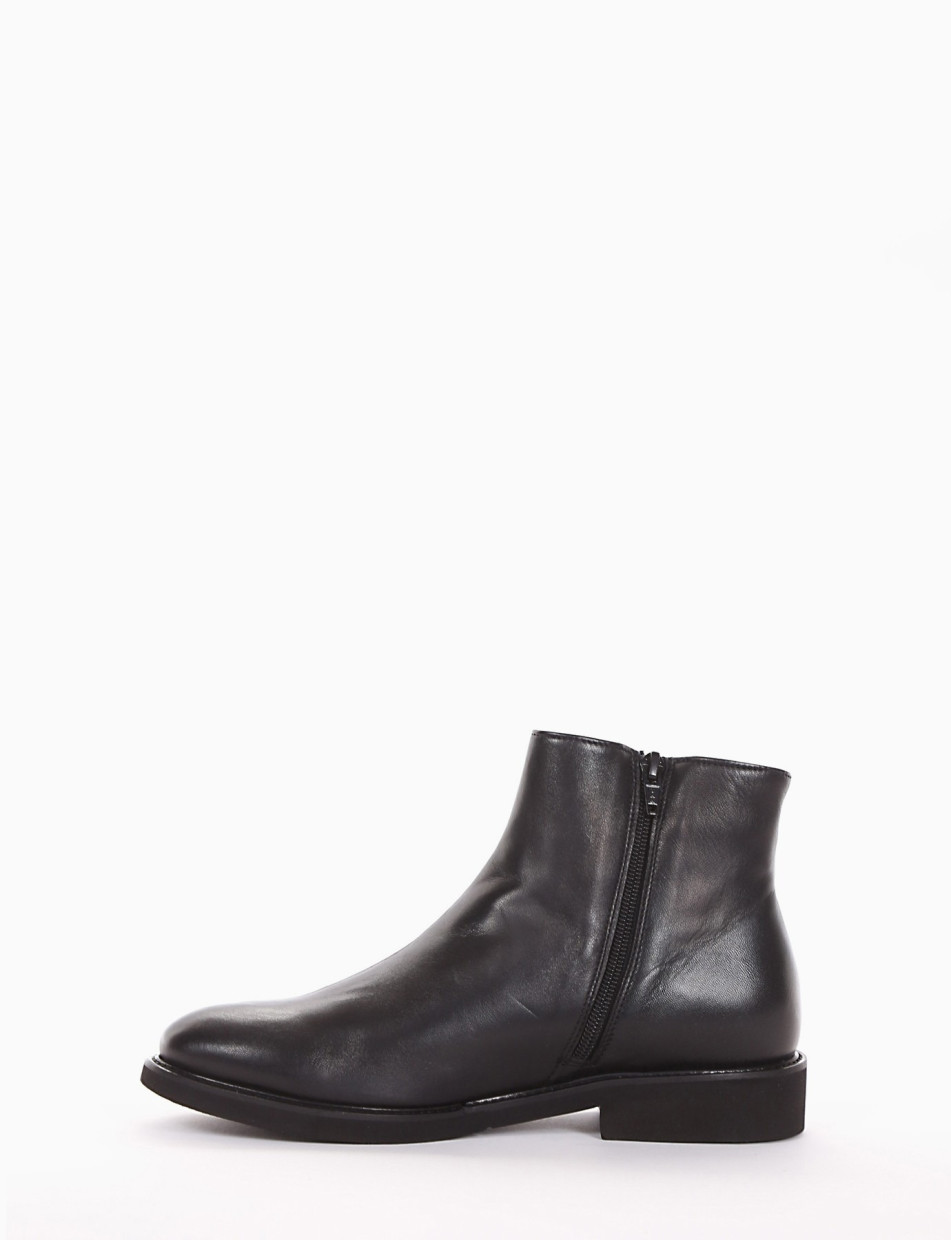 Low heel ankle boots heel 2 cm black leather