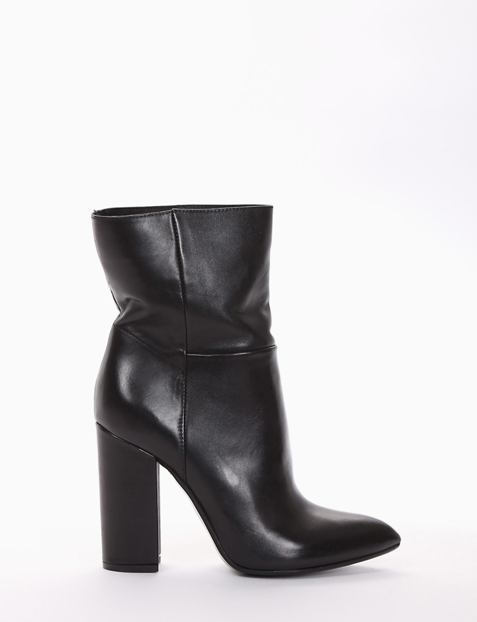 High heel ankle boots heel 8 cm black leather