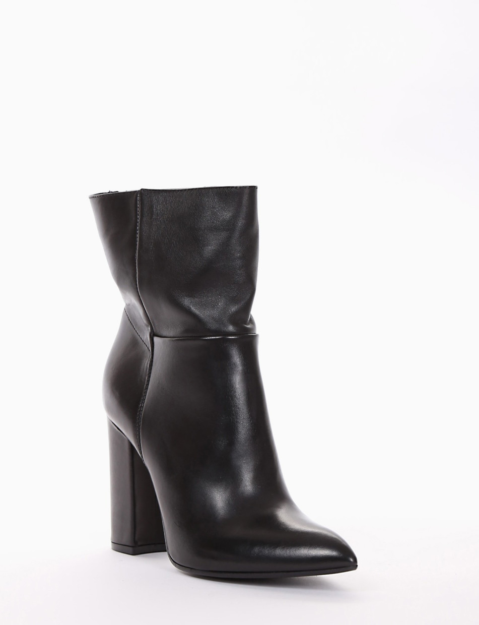 High heel ankle boots heel 8 cm black leather