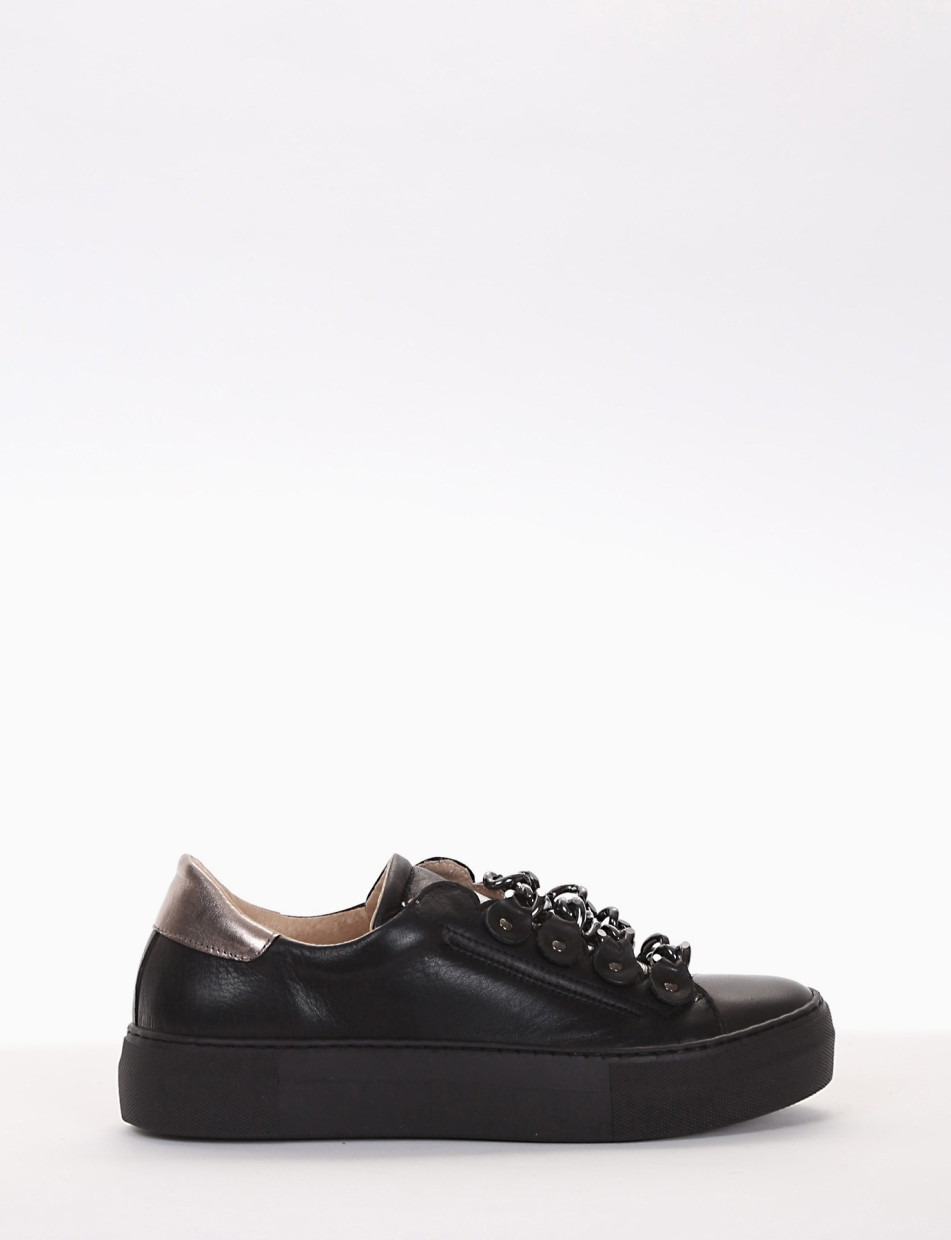 Sneakers black leather