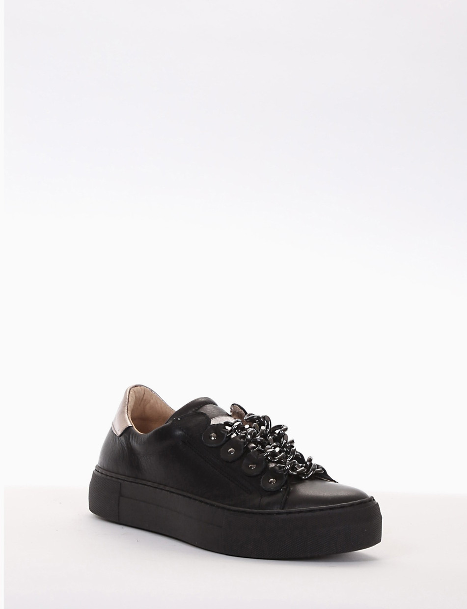 Sneakers black leather