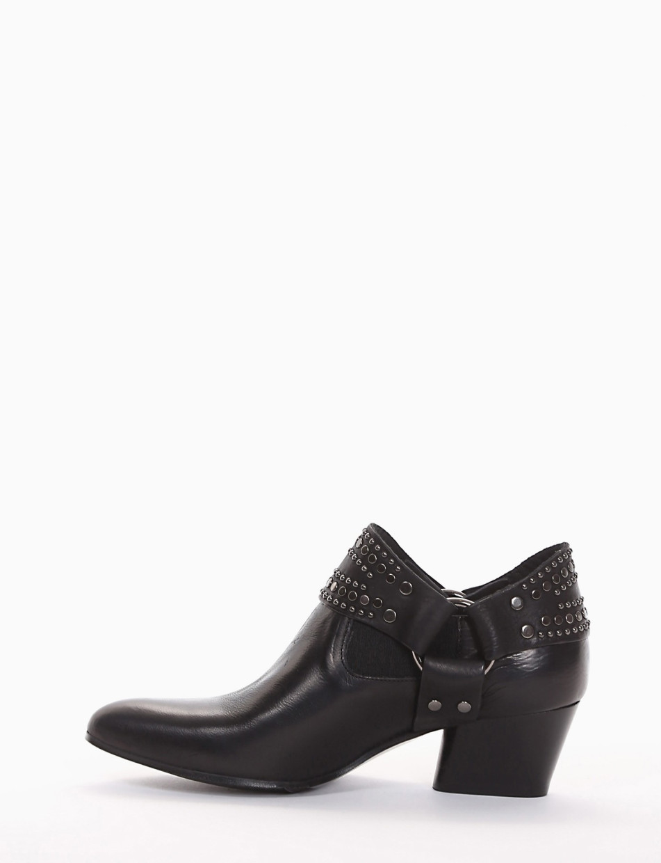 Low heel ankle boots heel 3 cm black leather