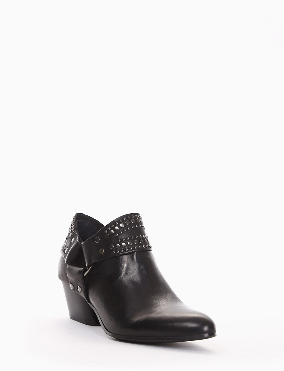 Low heel ankle boots heel 3 cm black leather