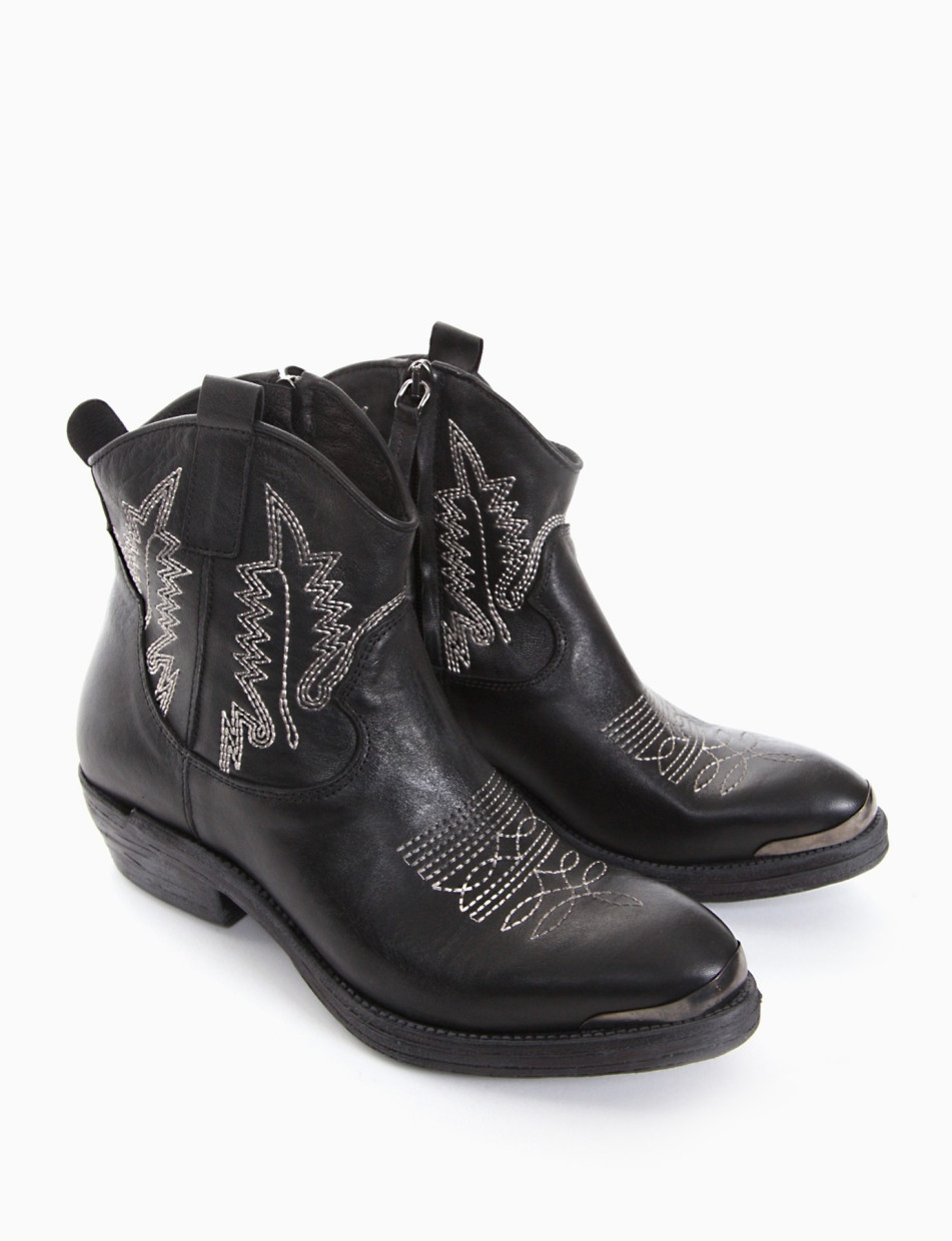 Low heel ankle boots heel 3 cm black leather