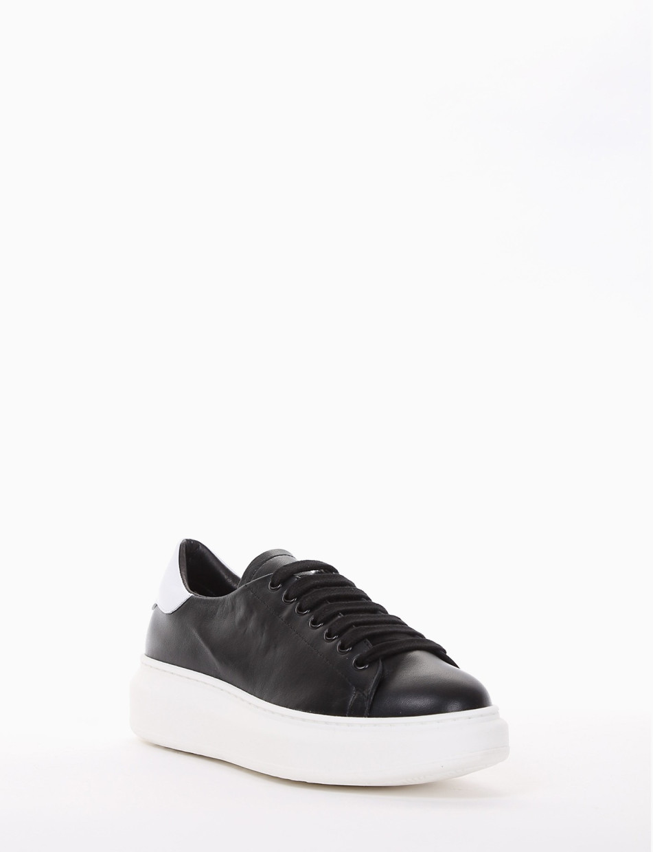 Sneakers black leather