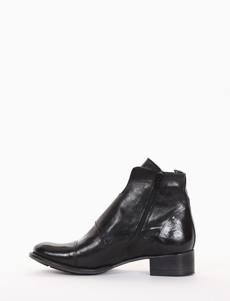 Low heel ankle boots heel 3 cm black leather