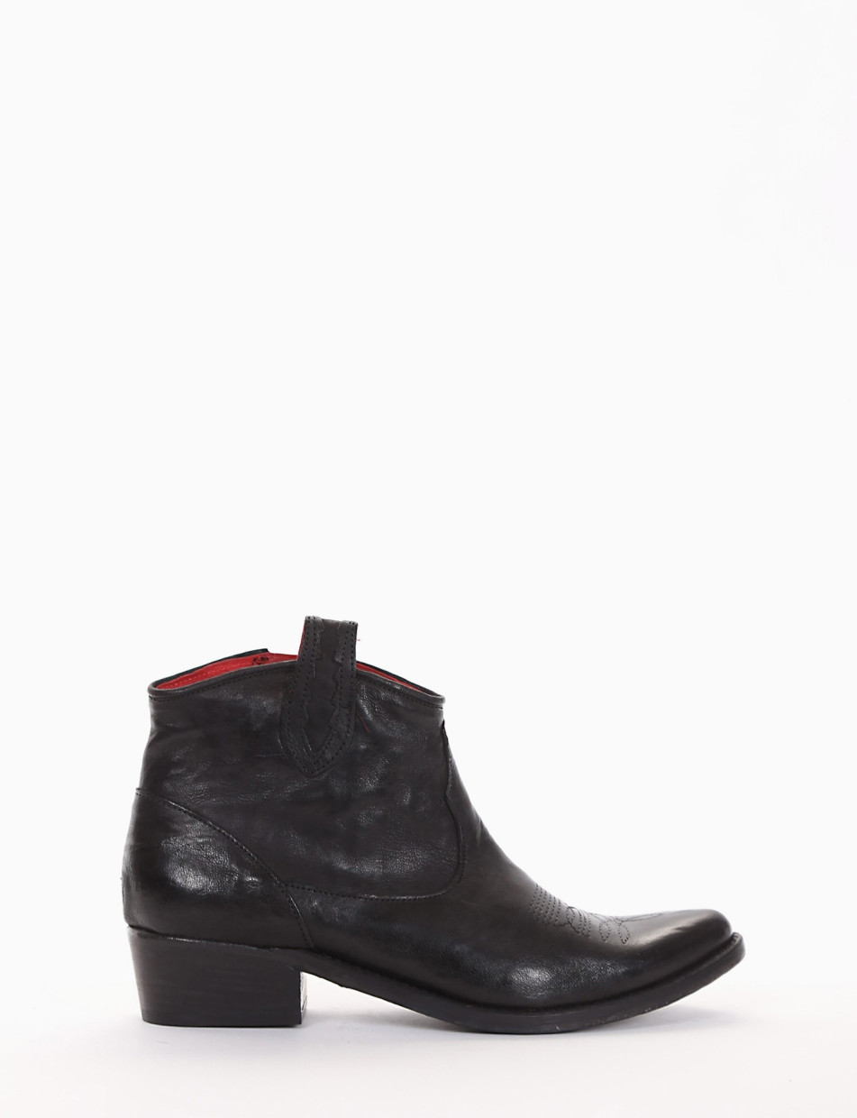 Low heel ankle boots heel 3 cm black leather