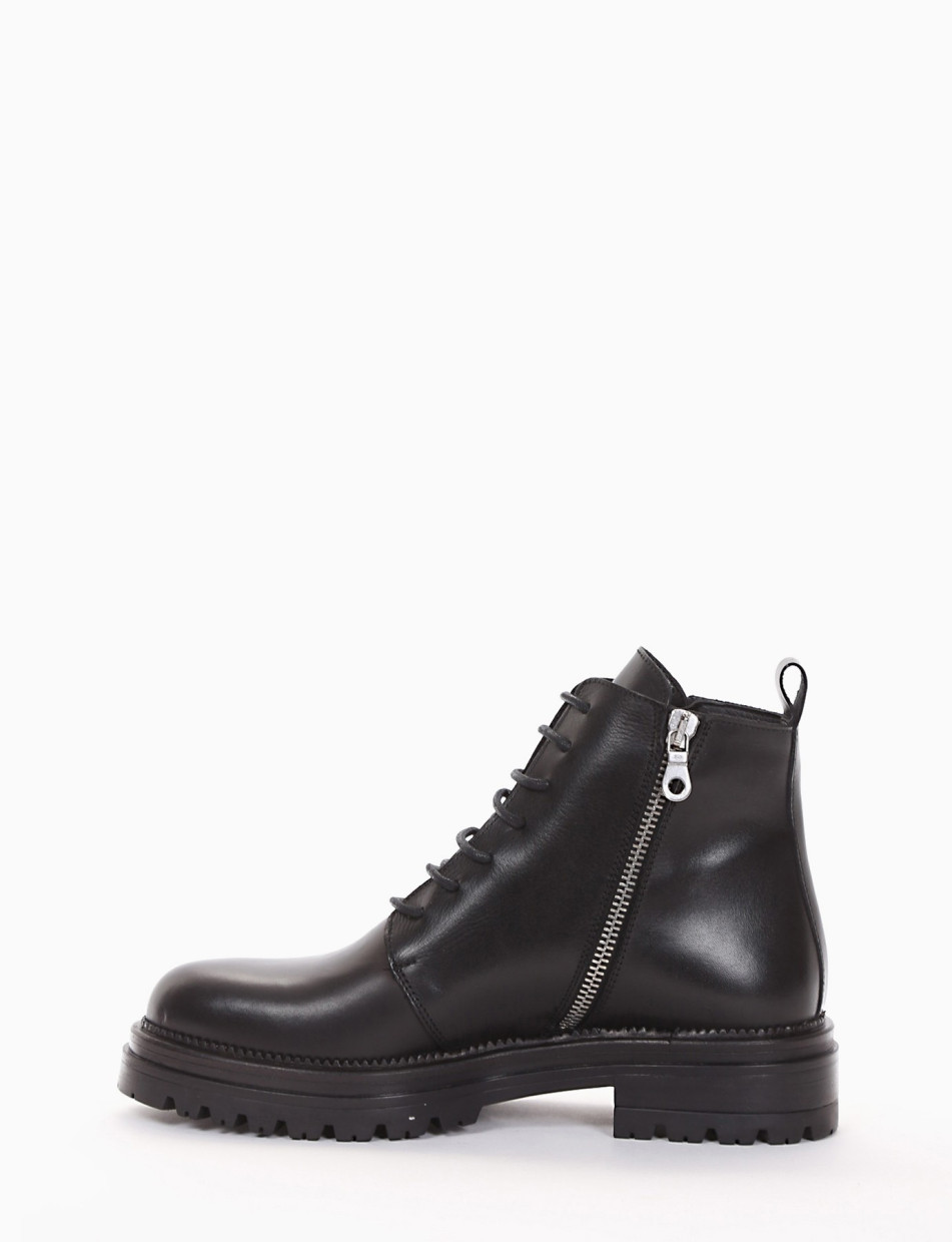 Combat boots heel 2 cm black leather