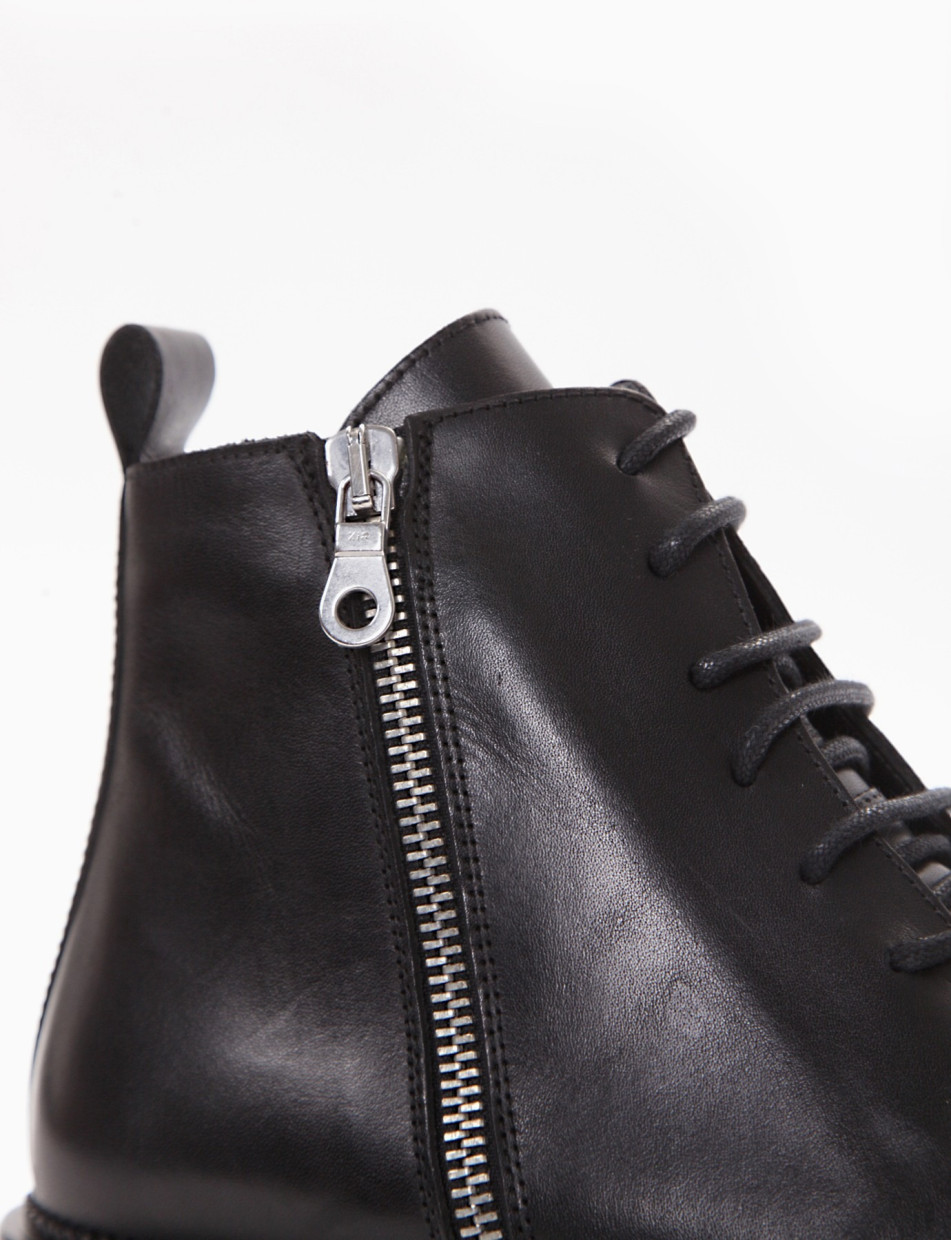 Combat boots heel 2 cm black leather