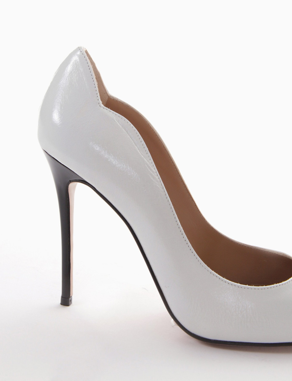 Decolte bianco 2025