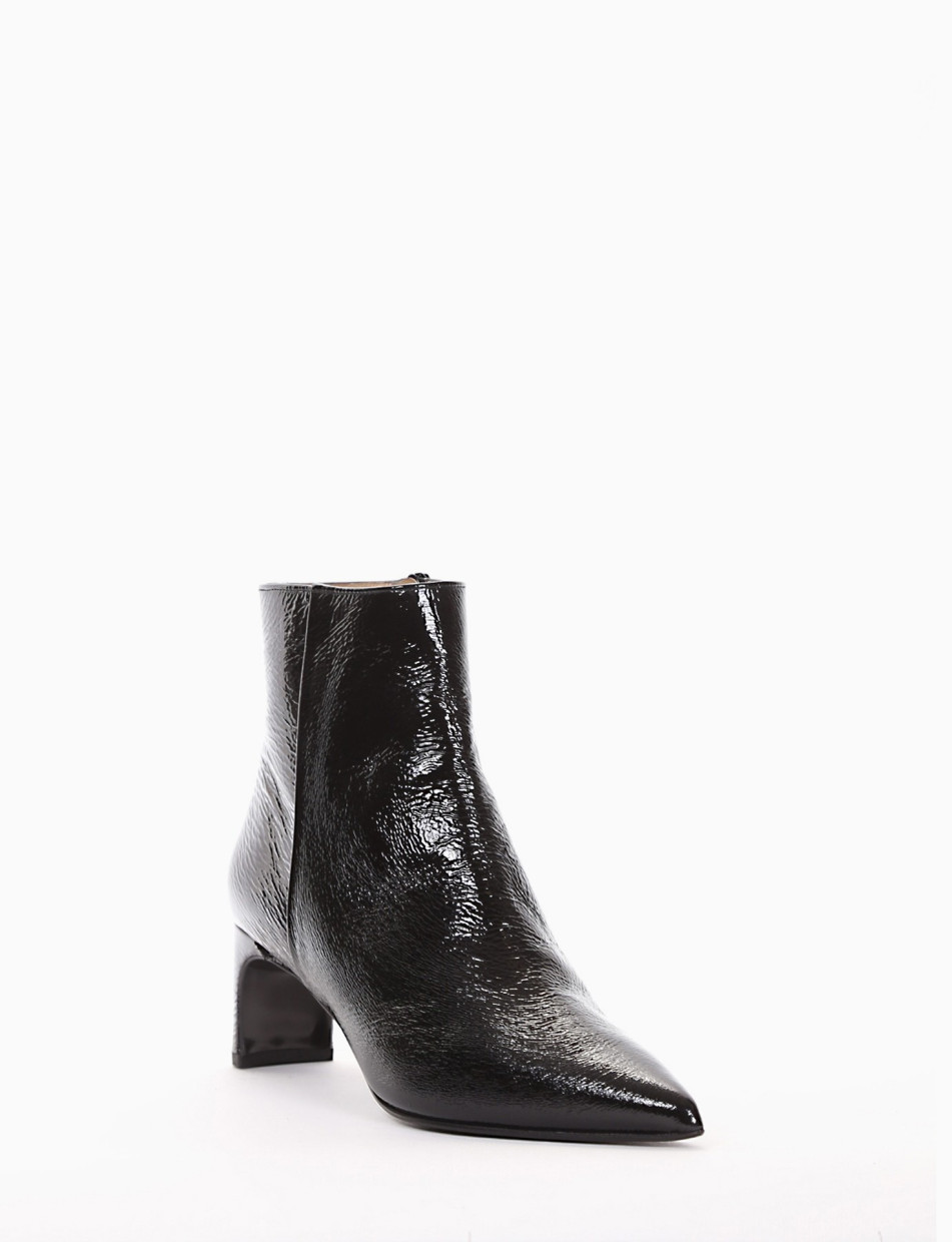 High heel ankle boots heel 5 cm black varnish