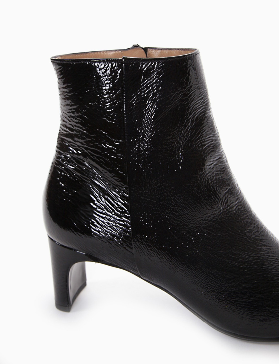 High heel ankle boots heel 5 cm black varnish