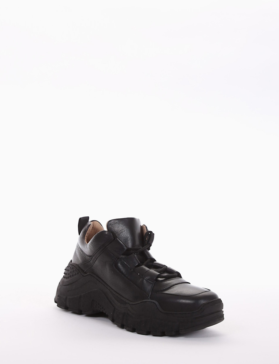 Sneakers black leather