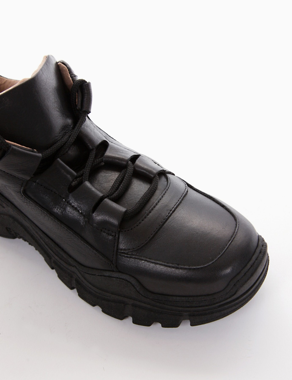 Sneakers black leather