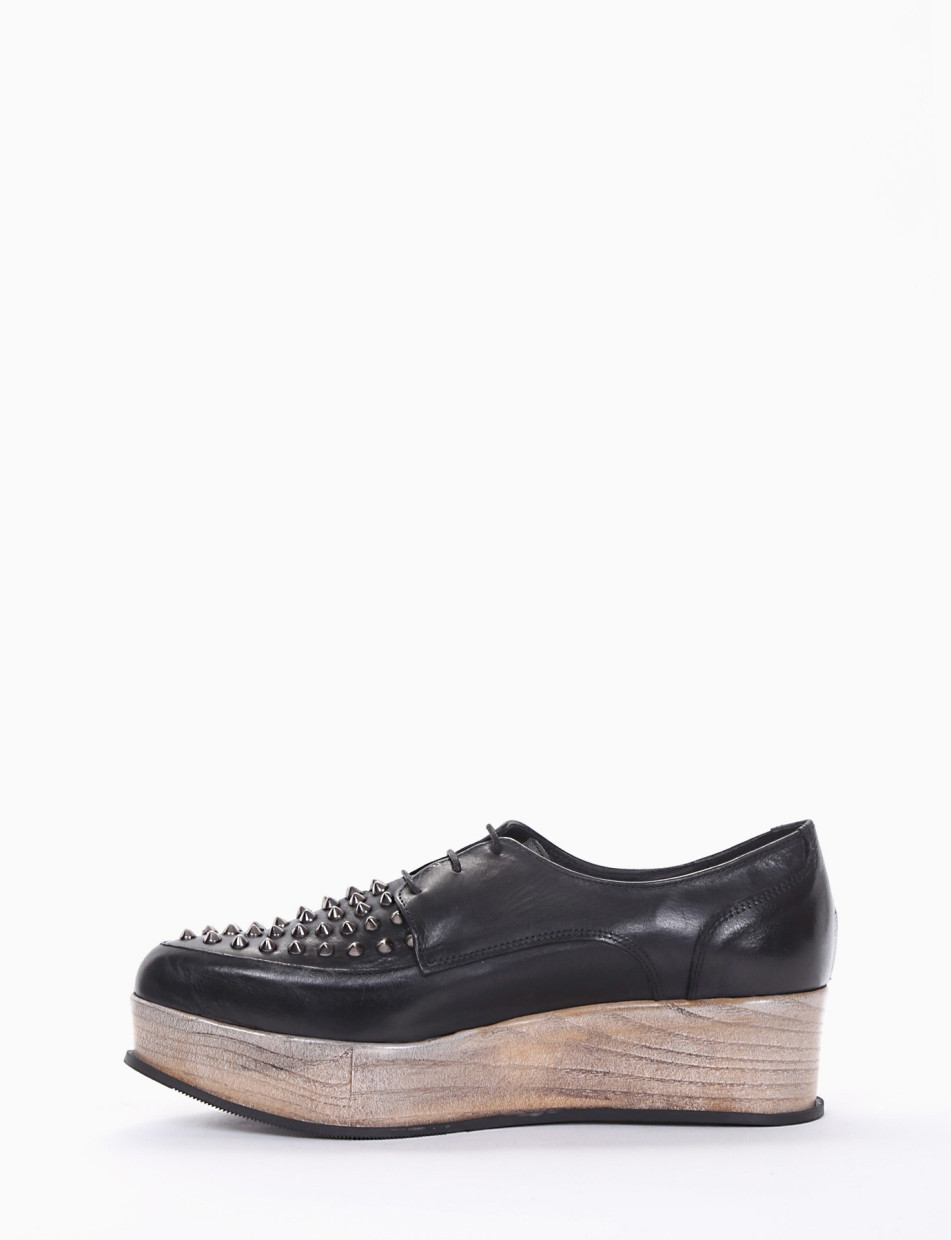 Lace-up shoes black leather