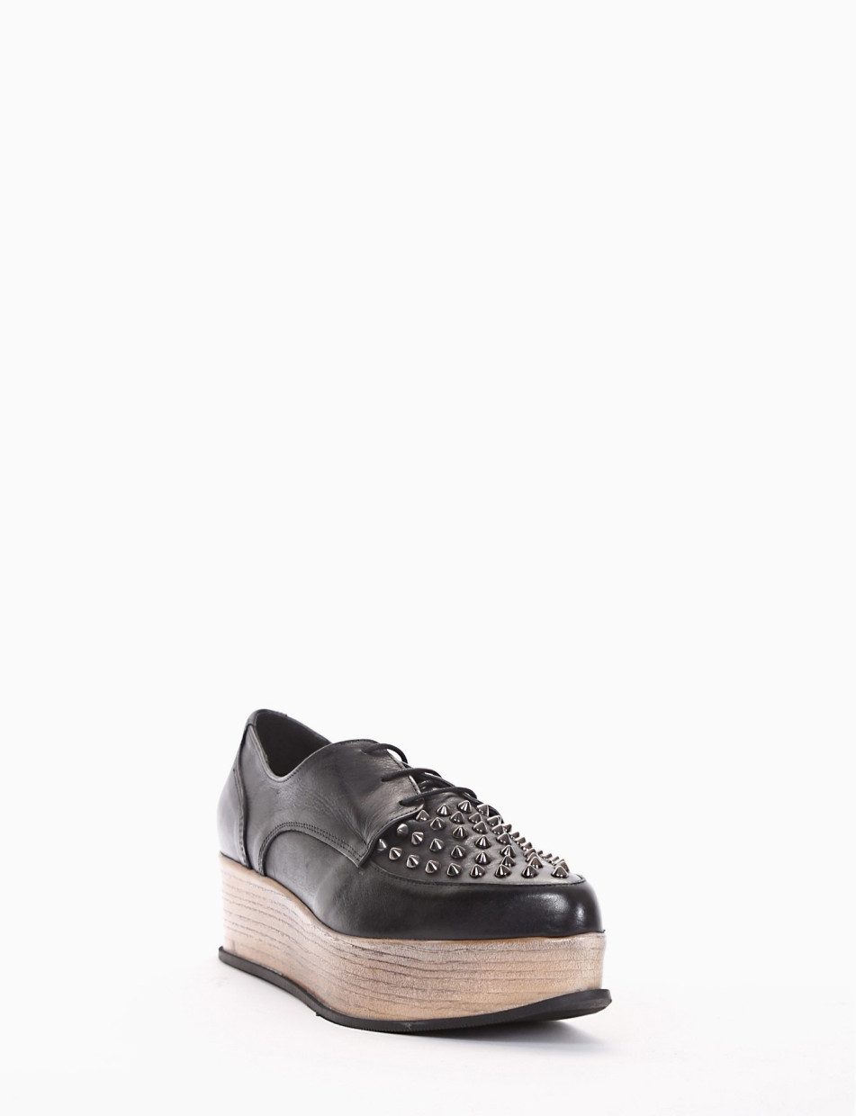 Lace-up shoes black leather