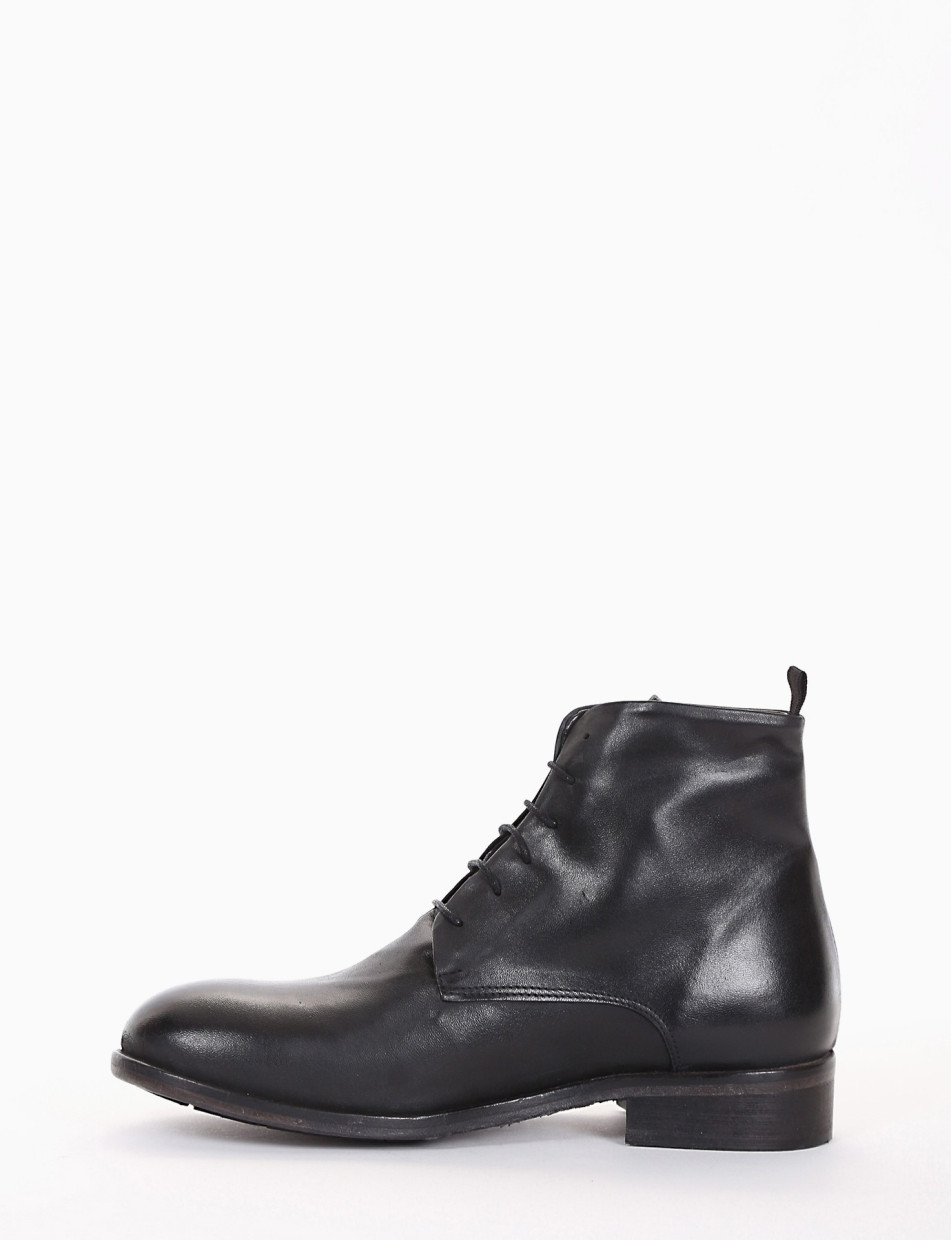 Combat boots heel 2 cm black leather