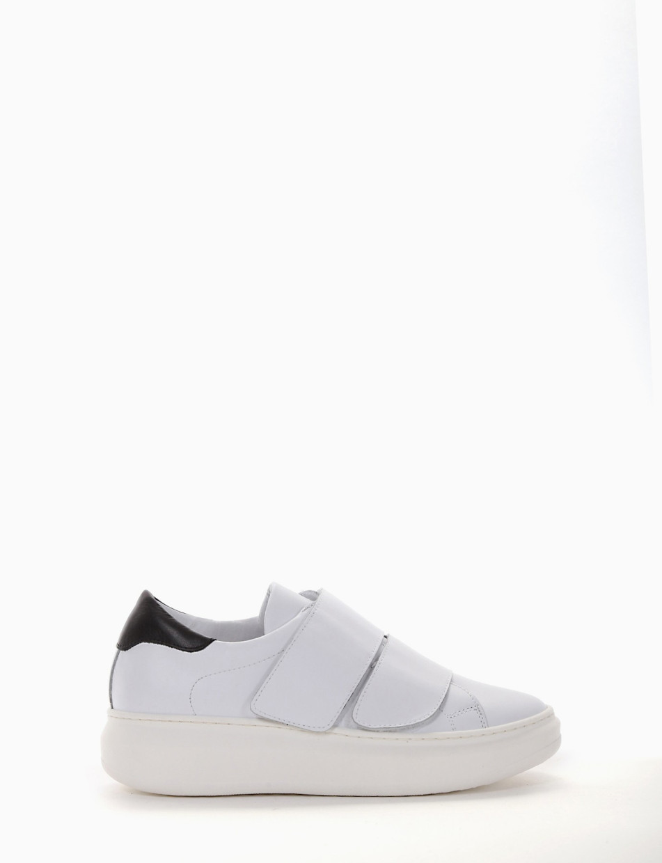 Sneakers white leather