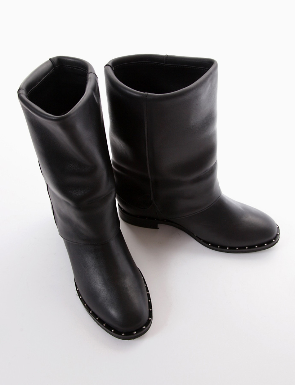 Low heel boots heel 2 cm black leather