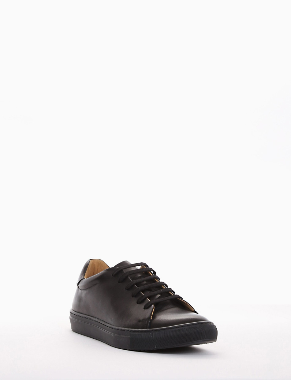 Sneakers black leather