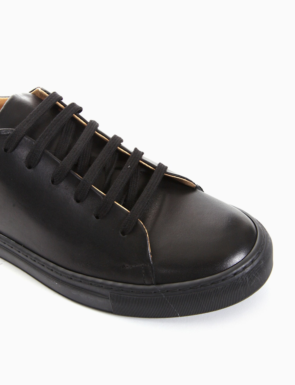 Sneakers black leather