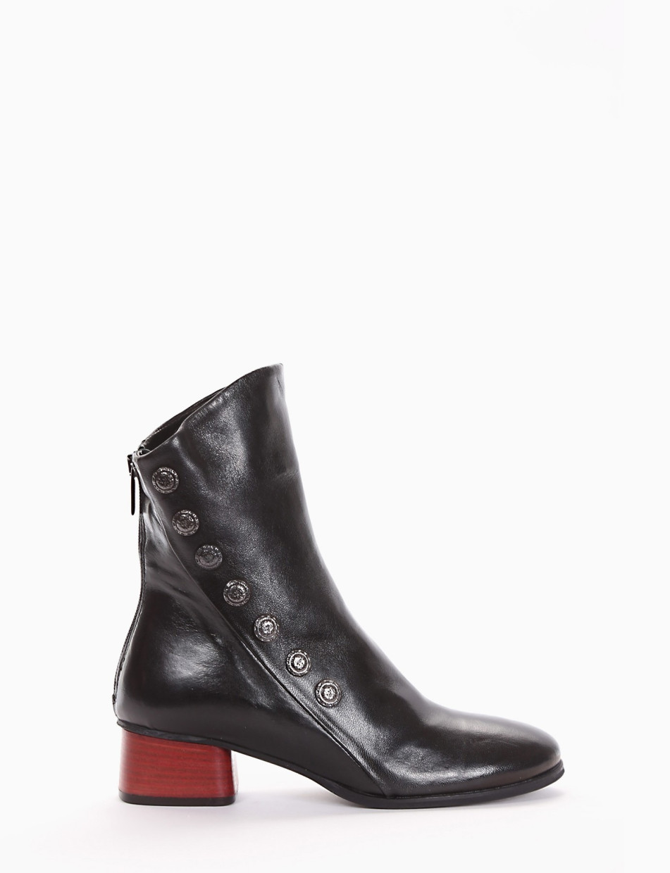 Stivaletto tacco 5cm nero