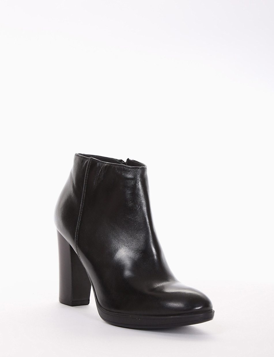 stivaletto tacco 9 cm nero