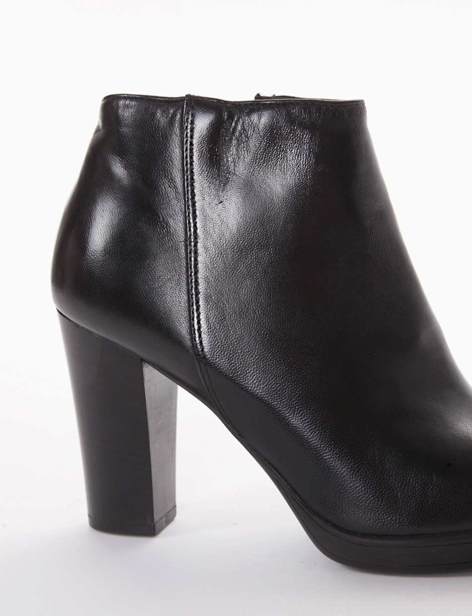 High heel ankle boots heel 9 cm black leather