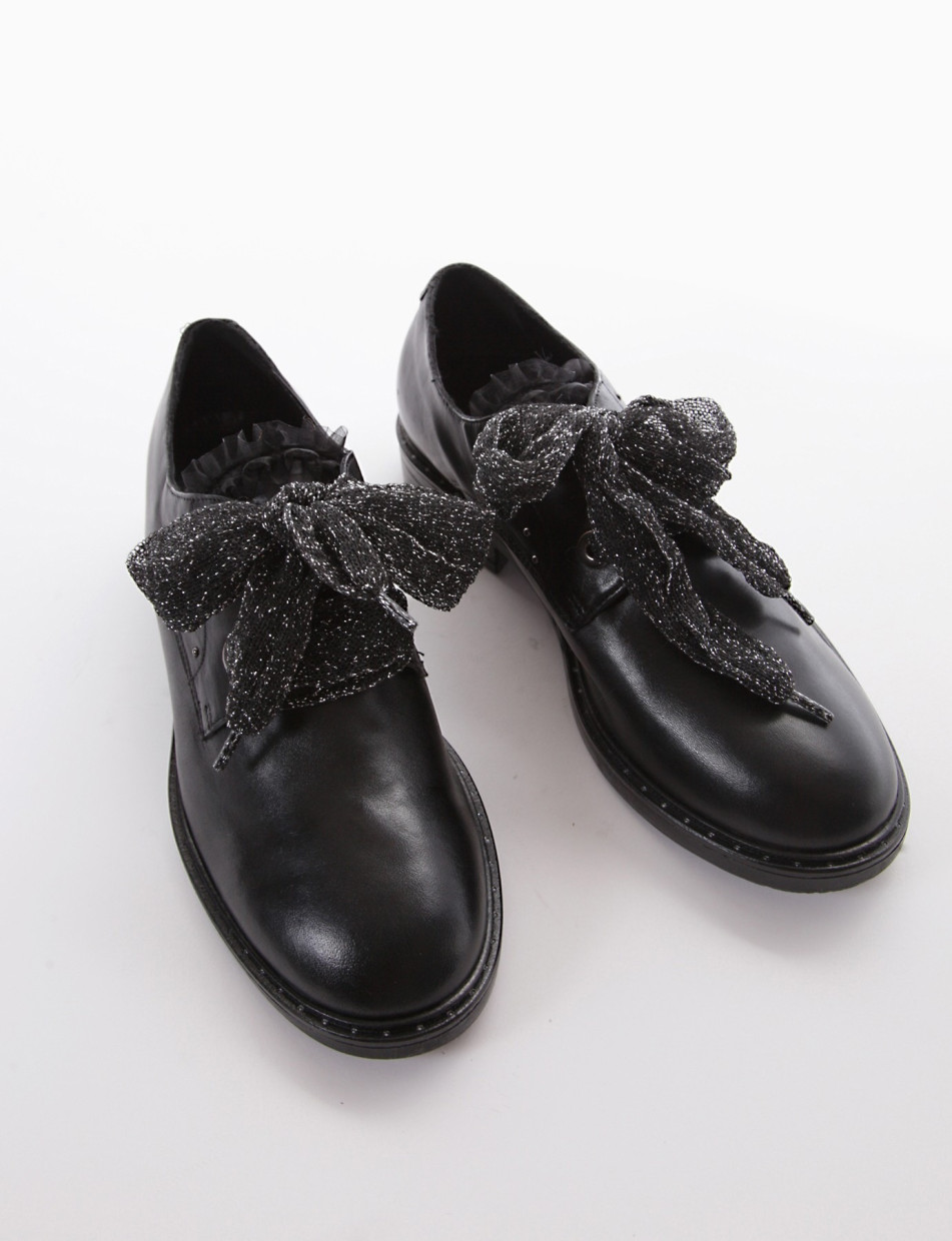 Lace-up shoes heel 2 cm black leather