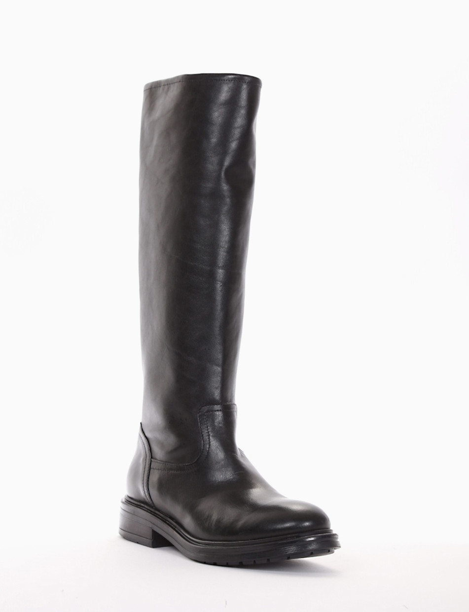 Low heel boots heel 2 cm black leather