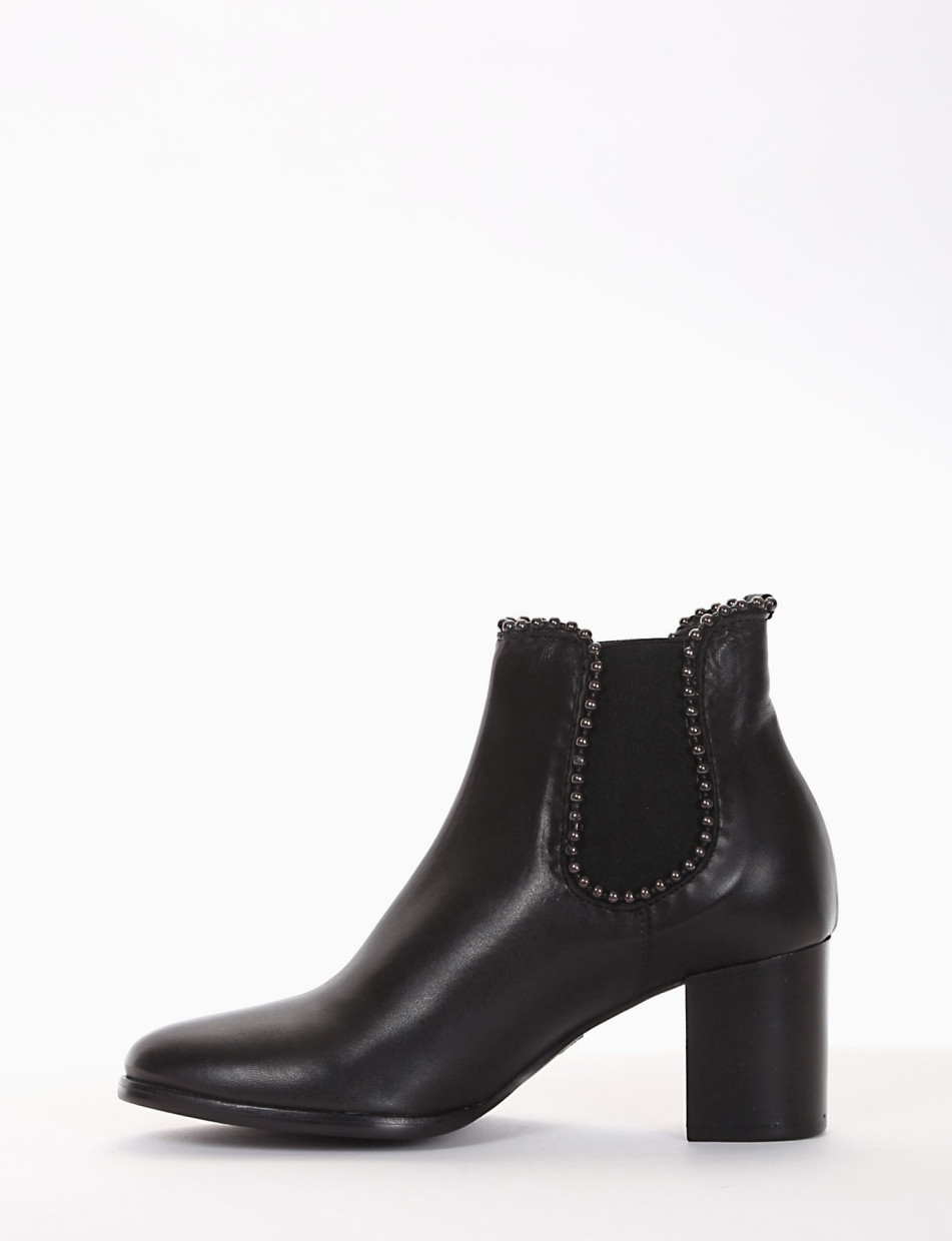 High heel ankle boots heel 7 cm black leather