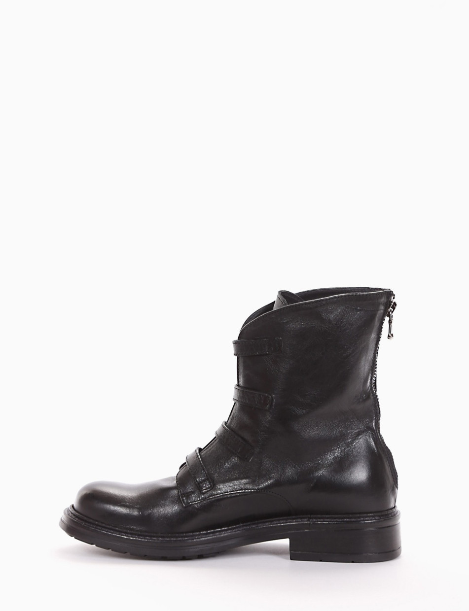 Combat boots heel 2cm black leather