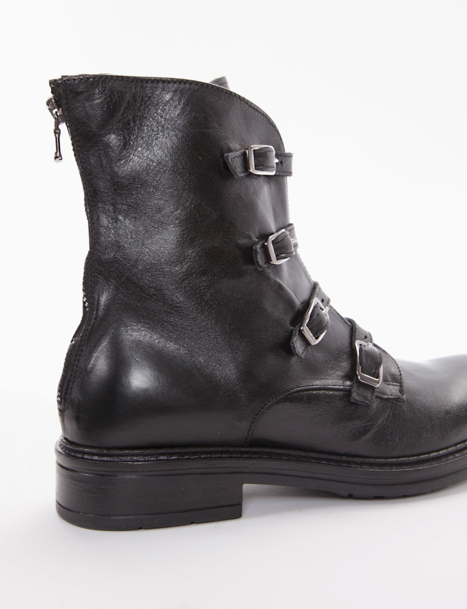 Combat boots heel 2cm black leather