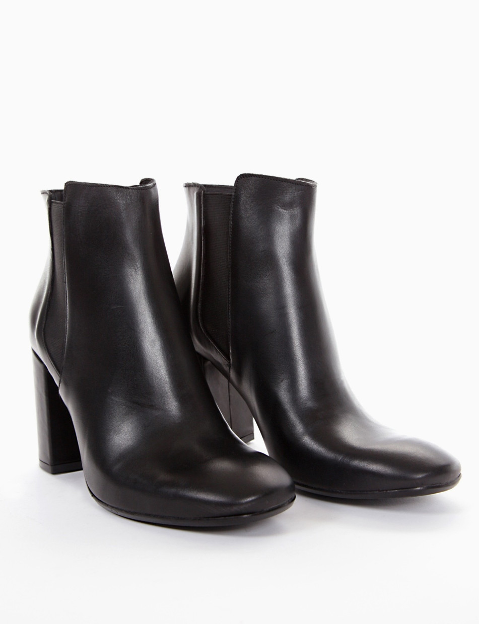 High heel ankle boots heel 8 cm black leather