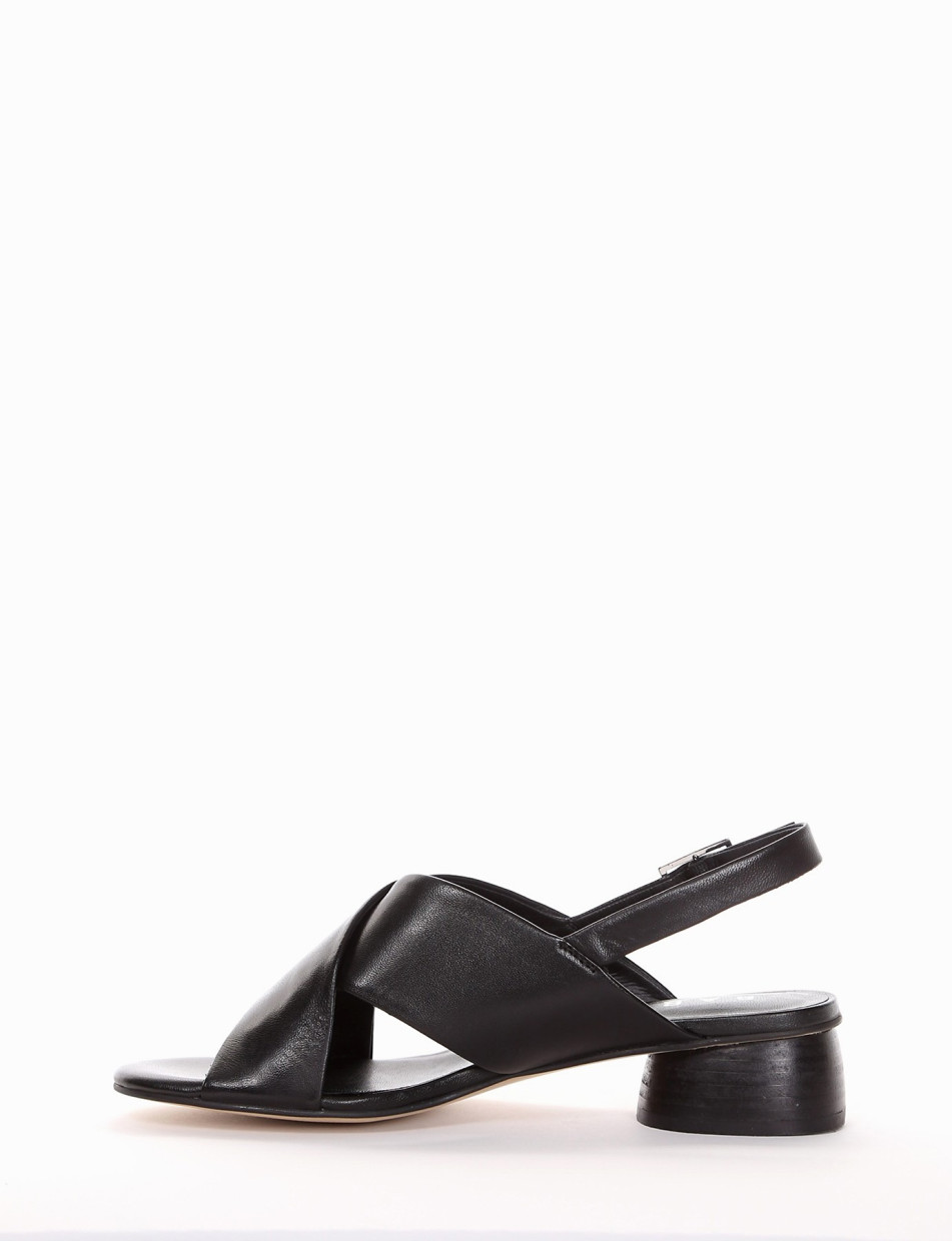 Low heel sandals heel 4 cm black leather