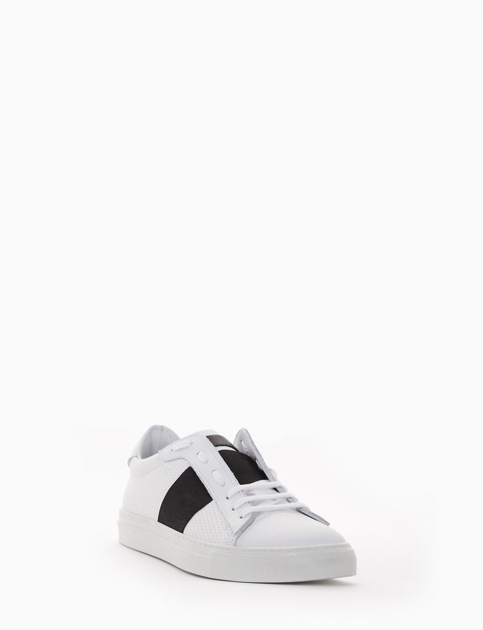 Sneakers white leather