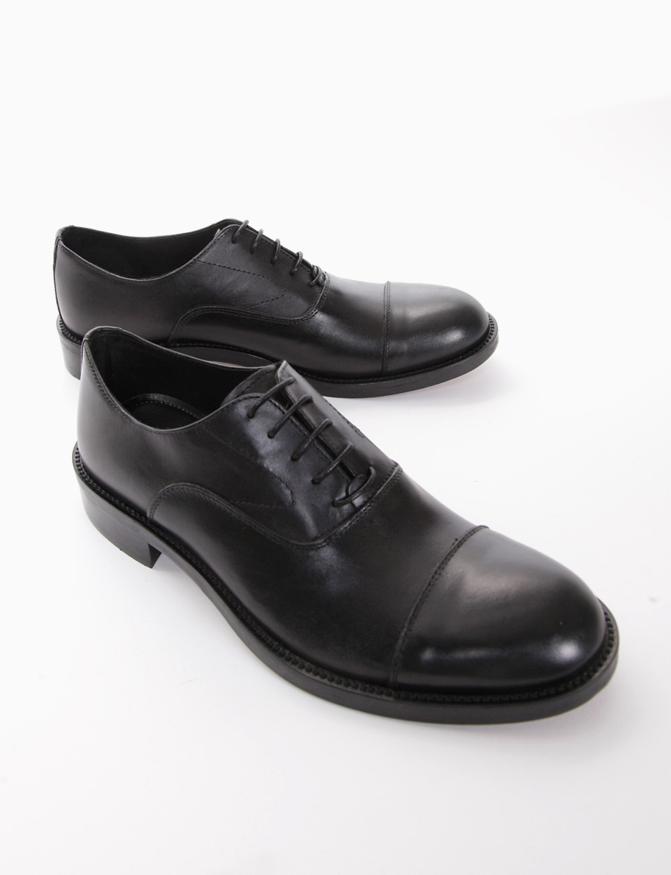 Lace-up shoes heel 2 cm black leather