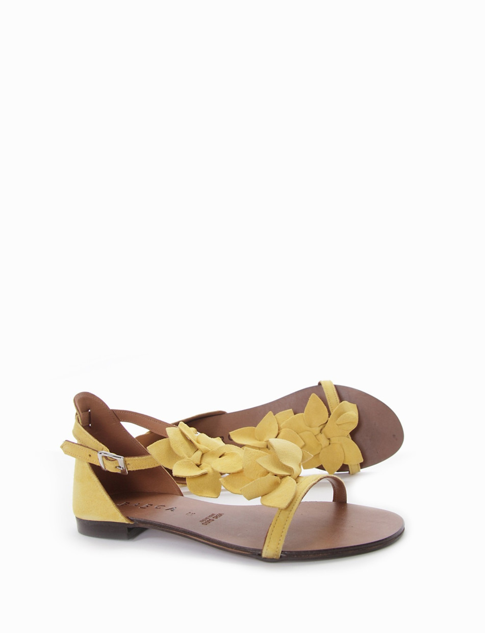 Low heel sandals heel 1 cm yellow chamois