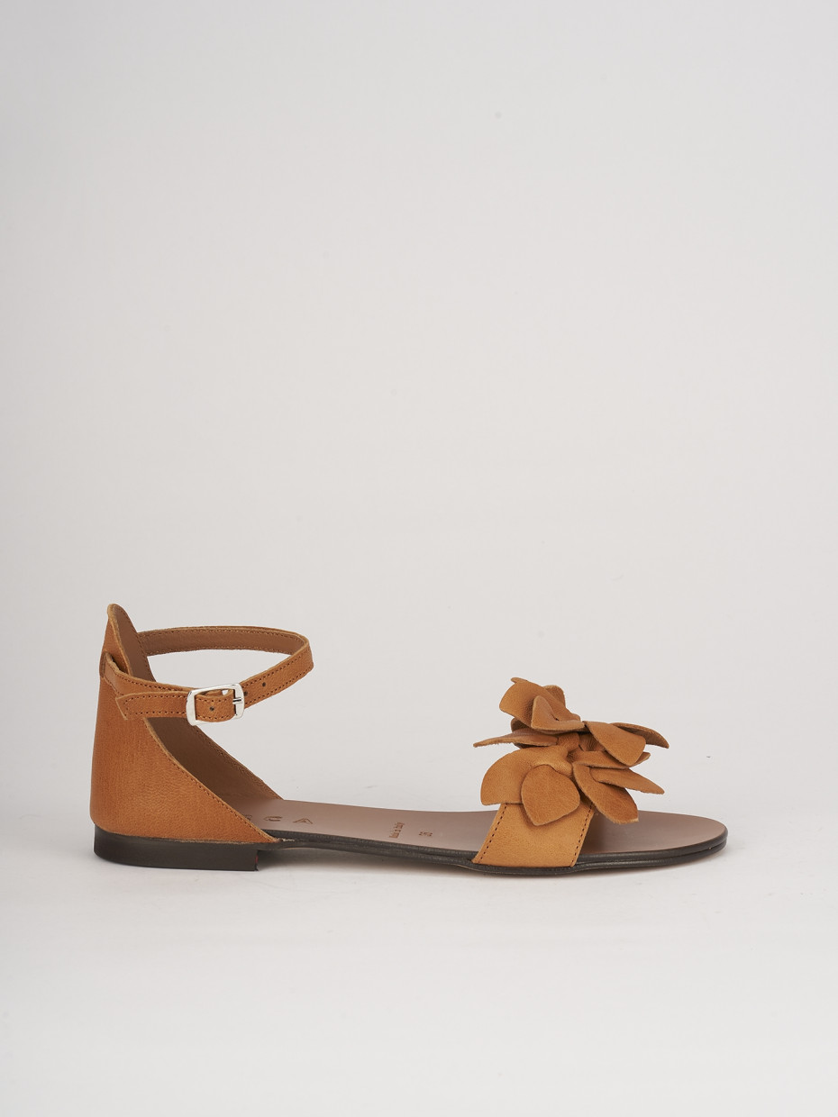 sandalo tacco 1 cm cuoio