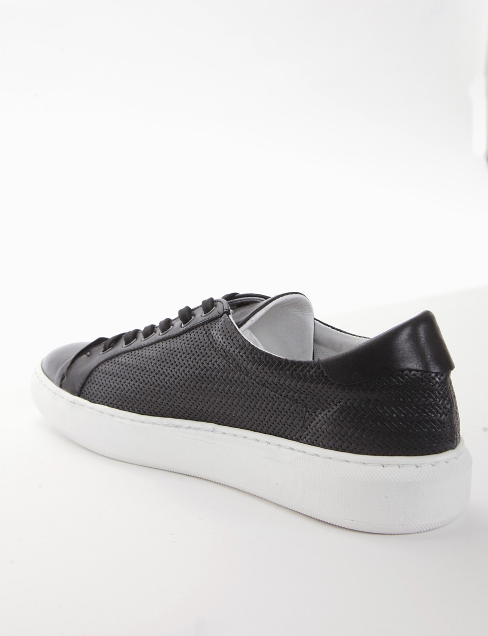 Sneakers black leather