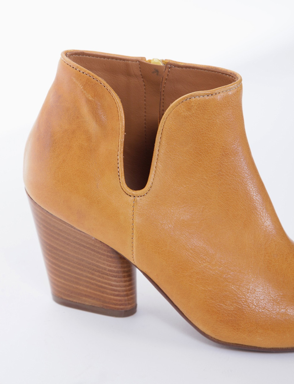 High heel ankle boots heel 7 cm yellow leather
