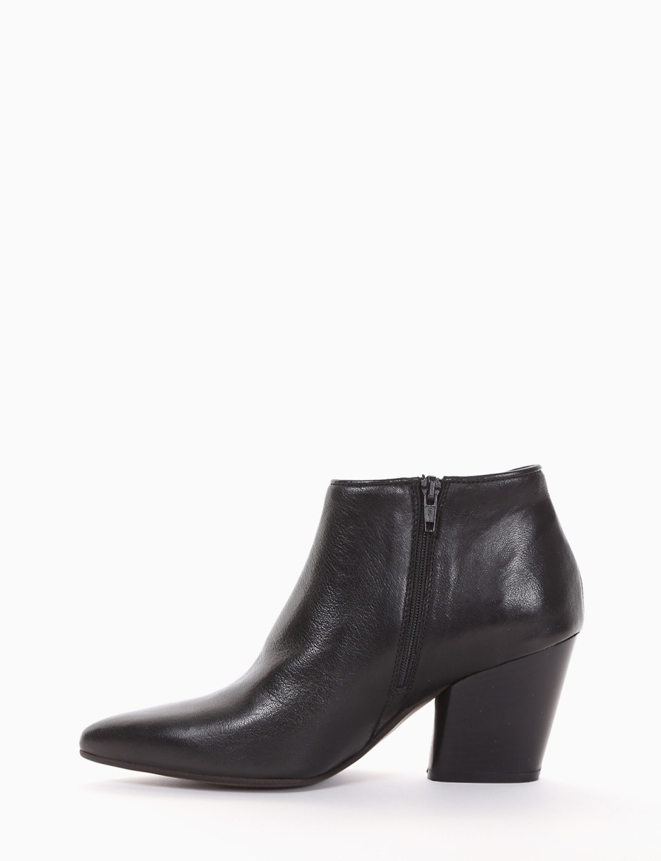 High heel ankle boots heel 7 cm black leather