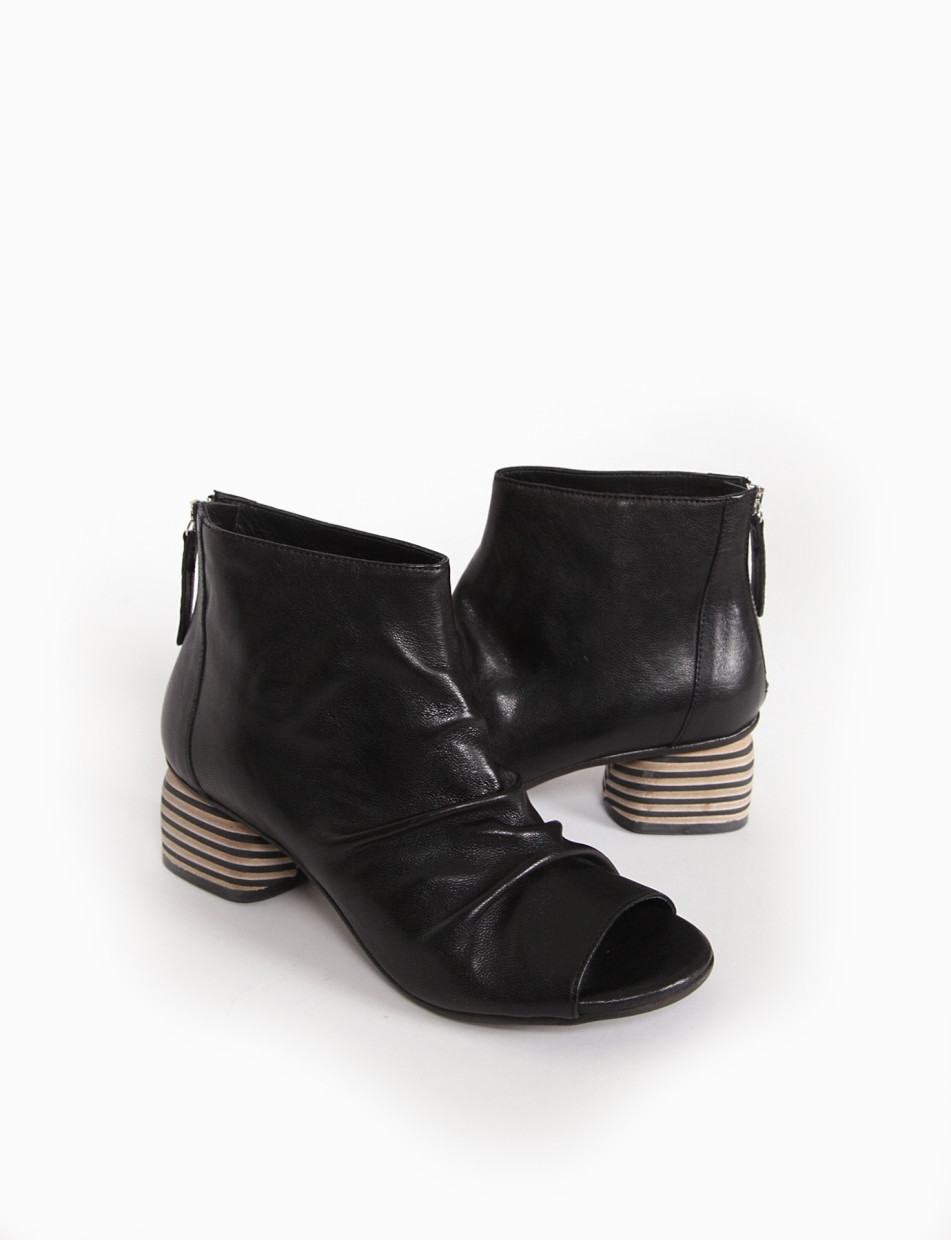 High heel ankle boots heel 5 cm black leather