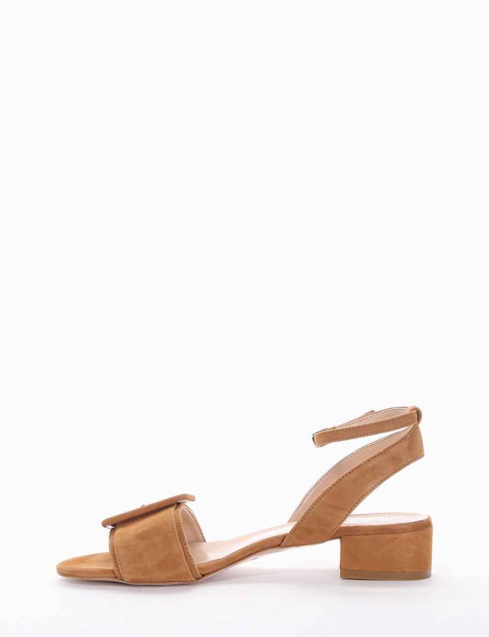 Low heel sandals heel 3 cm brown chamois