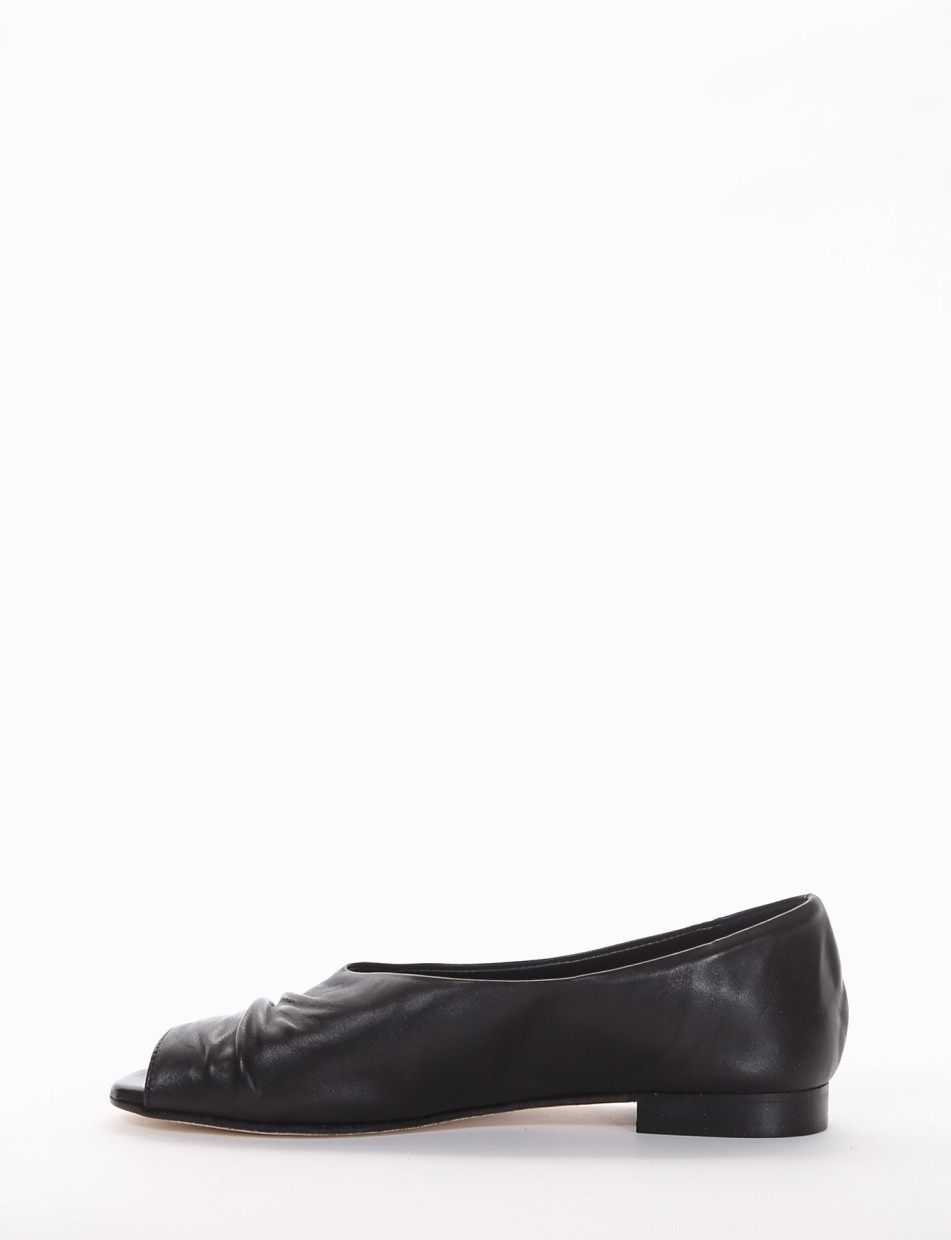 Flat shoes heel 1 cm black leather