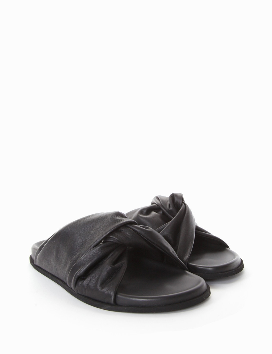 Slippers black leather